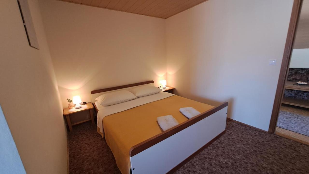 Family Puskaric Hotel Слуни Екстериор снимка