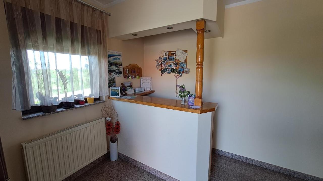Family Puskaric Hotel Слуни Екстериор снимка