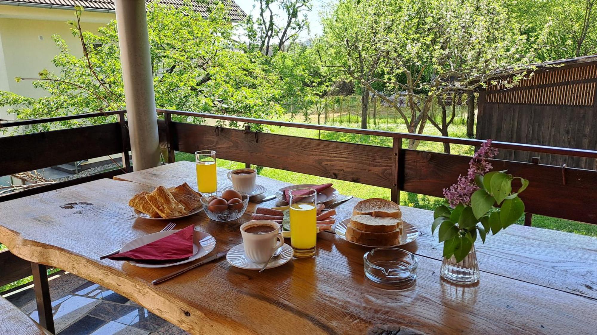 Family Puskaric Hotel Слуни Екстериор снимка